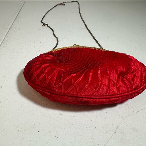 Elegant Red Quilted Women's Bag - Picture 3 of 6